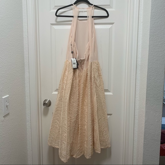 NWT ADRIANNA PAPELL SLEEVELESS SHIRRED TULLE MIDI DRESS - Picture 9 of 16